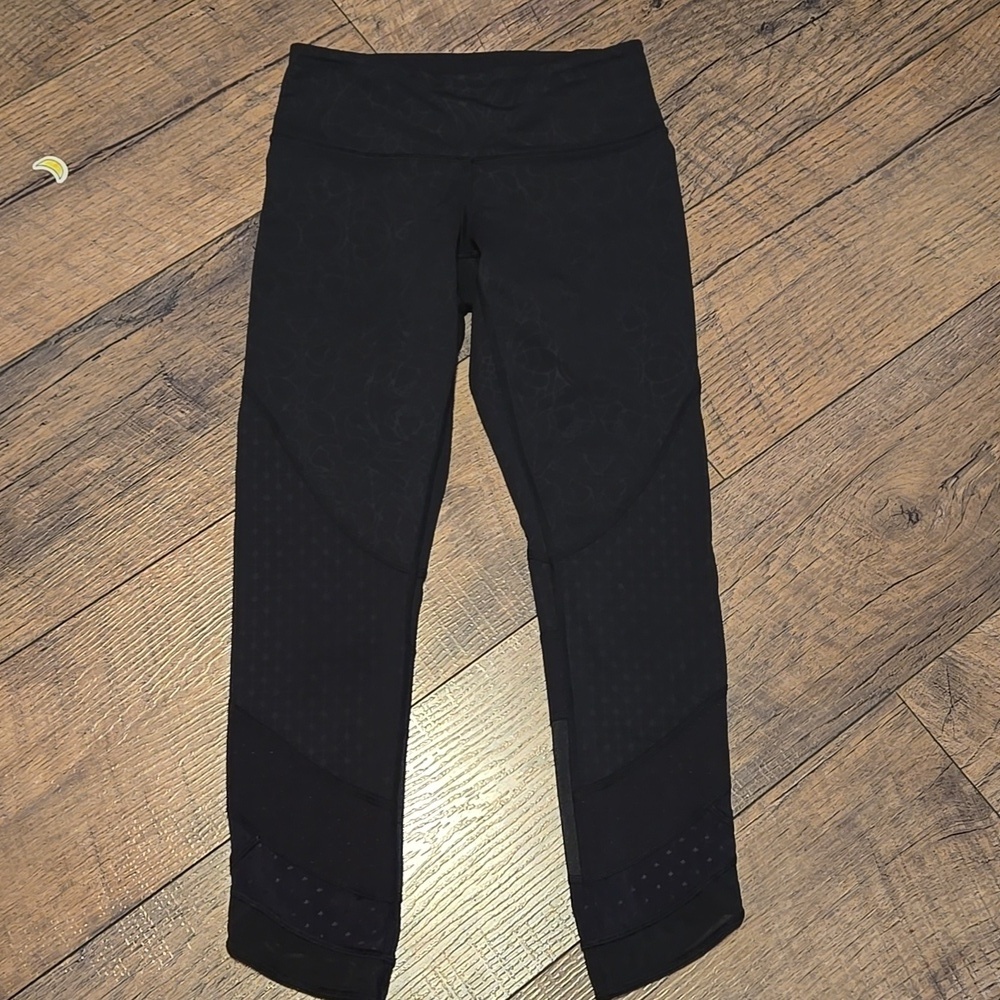 Lululemon‎ Black Crop Leggings Size 4